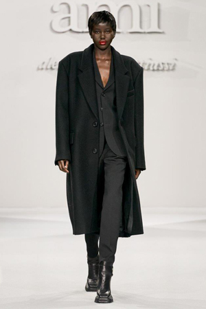 مجموعة ملابس ديناميكية من AMI لخريف وشتاء 2021