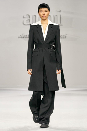 مجموعة ملابس ديناميكية من AMI لخريف وشتاء 2021