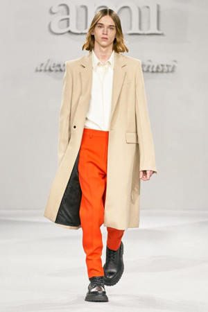 مجموعة ملابس ديناميكية من AMI لخريف وشتاء 2021