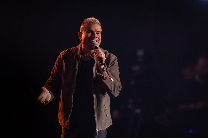 عمرو دياب يبدأ 2024 بـ 30 مليون