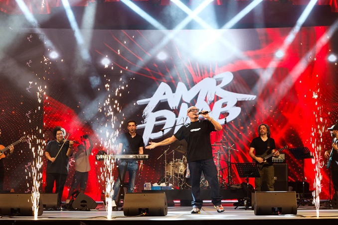 عمرو دياب بلوك مفاجئ في دبي