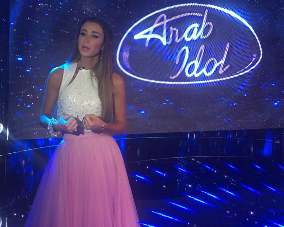 ما سرّ فستان أنابيلا هلال الأخضر؟!