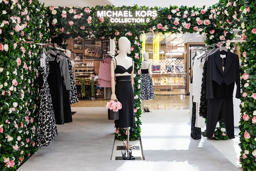 تصاميم Michael Kors collection تصل إلى خزانة المرأة العربية