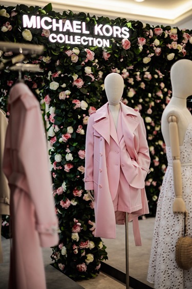 تصاميم Michael Kors collection تصل إلى خزانة المرأة العربية