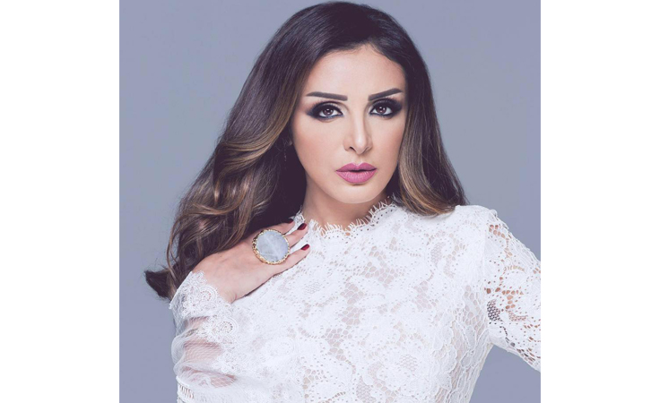 أنغام توجّه رسالة إلى عمرو دياب وتنتظر