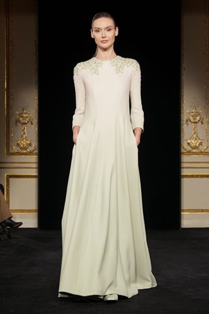 أرماني بعد الغياب.. تصاميم ناعمة بعيدة عن الاستعراض