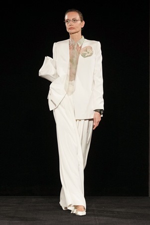 أرماني بعد الغياب.. تصاميم ناعمة بعيدة عن الاستعراض