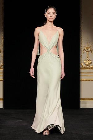 أرماني بعد الغياب.. تصاميم ناعمة بعيدة عن الاستعراض