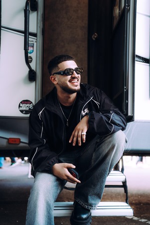 عصام النجّار يُطلق 