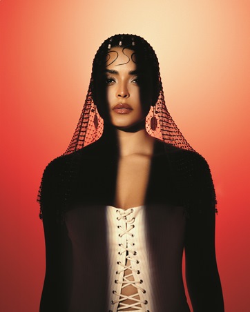 8 أفلام لأسماء جلال في 2025 وتنتظر تكريم الجونة بالفستان الأبيض