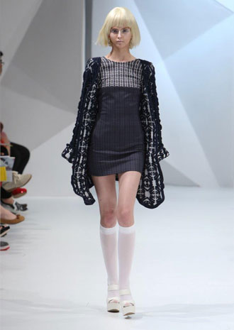 Asudari تقدّم مجموعتها بالطبعات الهندسية في الفاشن فوروورد