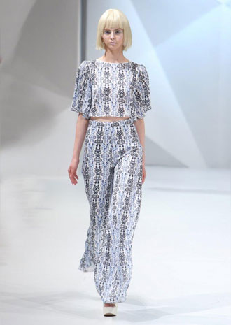 Asudari تقدّم مجموعتها بالطبعات الهندسية في الفاشن فوروورد