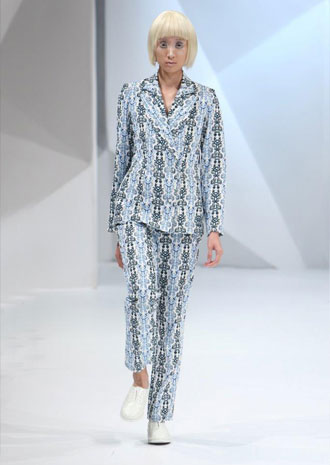 Asudari تقدّم مجموعتها بالطبعات الهندسية في الفاشن فوروورد