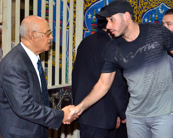 نجوم الفن في عزاء والد ياسر ورامز جلال
