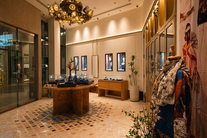 عزّة فهمي تُعيد إحياء سحر مصر القديمة داخل المتحف المصري الكبير