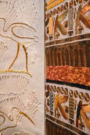 عزّة فهمي تُعيد إحياء سحر مصر القديمة داخل المتحف المصري الكبير