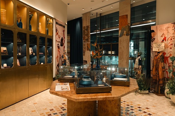 عزّة فهمي تُعيد إحياء سحر مصر القديمة داخل المتحف المصري الكبير