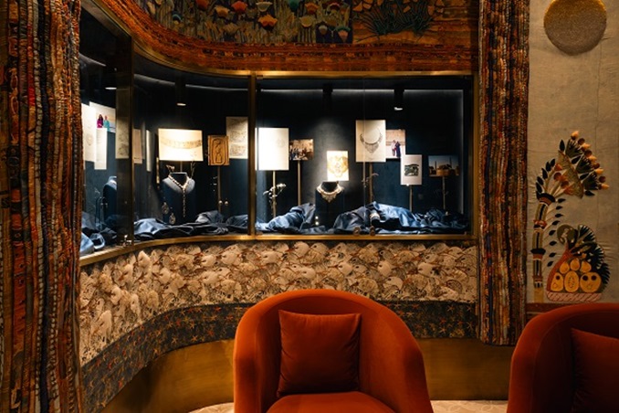 عزّة فهمي تُعيد إحياء سحر مصر القديمة داخل المتحف المصري الكبير