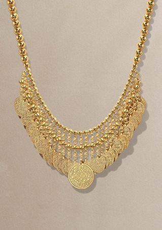 الستّ أم كلثوم بـلمسة حُليّ عِزّة فهمي