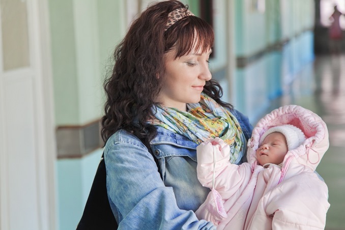 إليكِ 4 نصائح للتعافي بعد الولادة