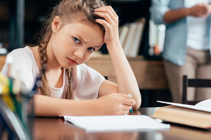 5 طرق للتعامل مع نوبات غضب طفلك بعد المدرسة