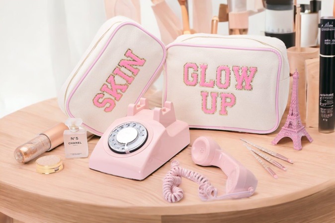 من شنط الشاطئ إلى حقائب حمام السباحة، تعرفي على أبرز إصدارات ذا هابي ترايب لهذا الصيف