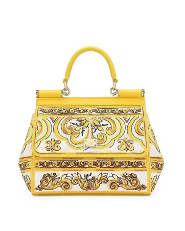 استثمار أنيق يبدأ بحقيبة يد لا تعرف الزمن