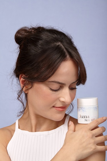 علامة Juana Skin للعناية بالبشرة تطلق أولى مجموعاتها في الإمارات