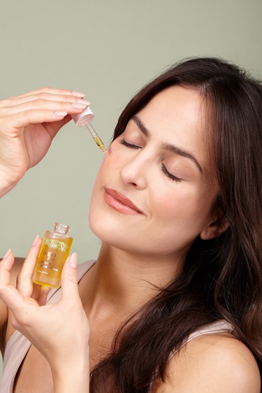 علامة Juana Skin للعناية بالبشرة تطلق أولى مجموعاتها في الإمارات