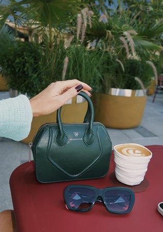 نهاية العام بأناقة واعية مع أحدث حقائب فيغانولوجي