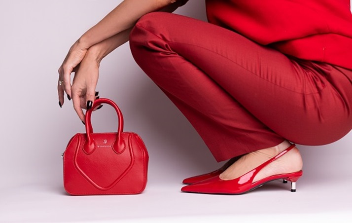 نهاية العام بأناقة واعية مع أحدث حقائب فيغانولوجي