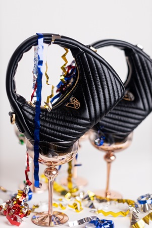 نهاية العام بأناقة واعية مع أحدث حقائب فيغانولوجي