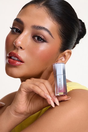 سرّ الإشراقة اللامعة طوال اليوم: Glass Lock Air Gloss من SHEGLAM