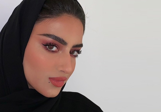 في ثاني ظهور لها في ميدل بيست ميوزيك، يارا النملة في مكياج برّاق