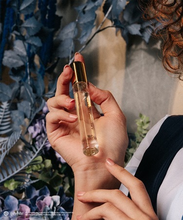 عطور هوجورتس الفاخرة... حين يلتقي السحر بالبريق البريطاني!