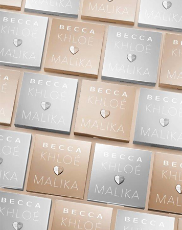 حصرياً: كلوي كارداشيان لا تتخلّى أبداً عن هايلايتر BECCA