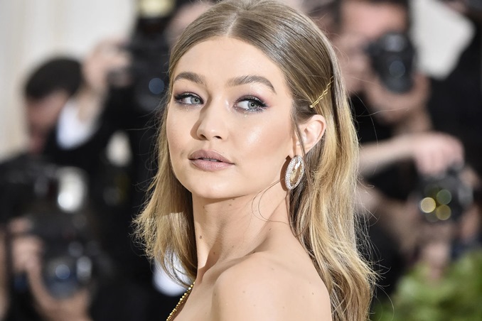 تألّقي من الداخل إلى الخارج: التغذية والمكملات قبل موسم الأعياد