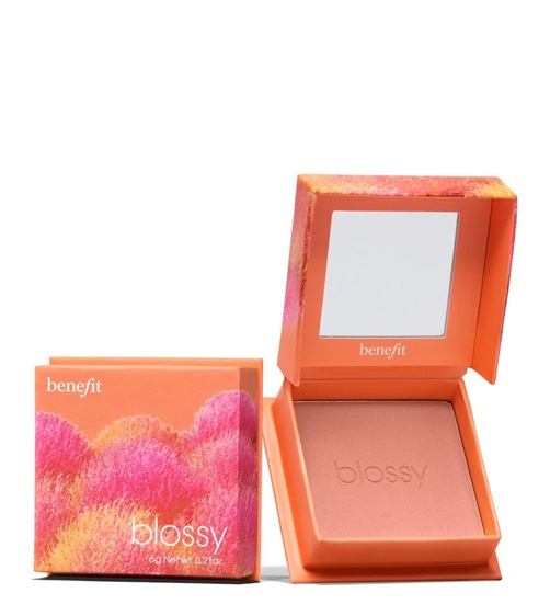 احصلي على الإطلالة المشمشية المستوحاة من جيل Y2K مع Benefit Cosmetics