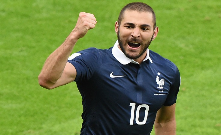 شاهد: نجم ريال مدريد يؤدي مناسك العمرة في شهر رمضان