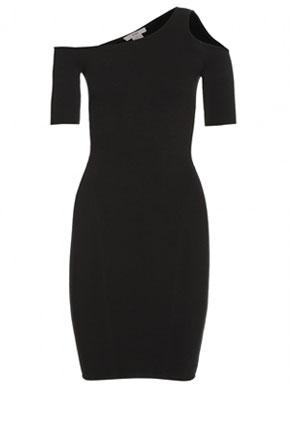 الفستان الأسود... خيارك الأمثل في رأس السنة!