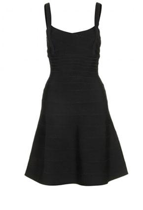 الفستان الأسود... خيارك الأمثل في رأس السنة!