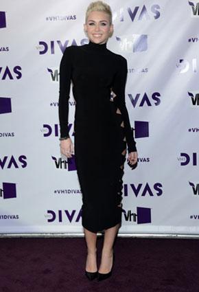 الفستان الأسود... خيارك الأمثل في رأس السنة!