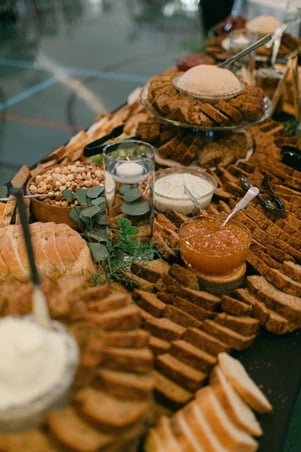 إليكِ أهم ما يجب مراعاته في بوفيه حفل الزفاف الشتوي