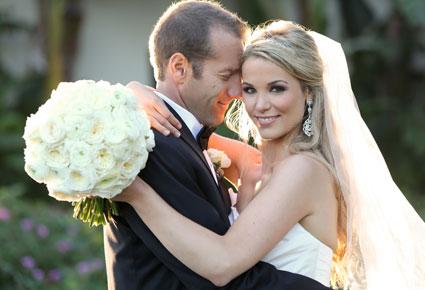 اقترب موعد الزفاف ... كيف وبماذا تبدئين؟