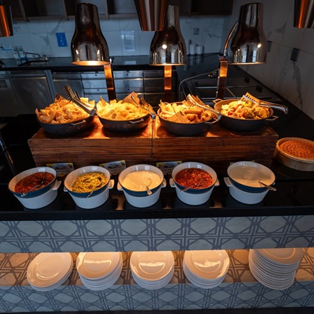 مطعم ذا سبايسري يقيم برانش ومعرض فنّي احتفالاً باليوم الوطني لدولة الإمارات