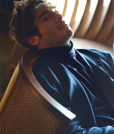 نتفليكس تعيد بوراك دينيز إلى جمهوره