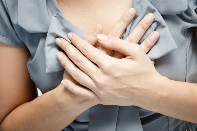 4 أعراض تصيبك بالقلق.. ولكنها ليست دليل على الإصابة بسرطان الثدي