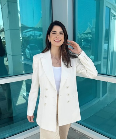 كارمن بصيبص: أعيش قصة حب بريئة في 