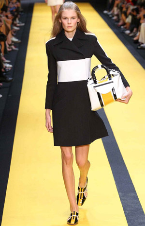حلبات السباق مصدر تصاميم فساتين Carven