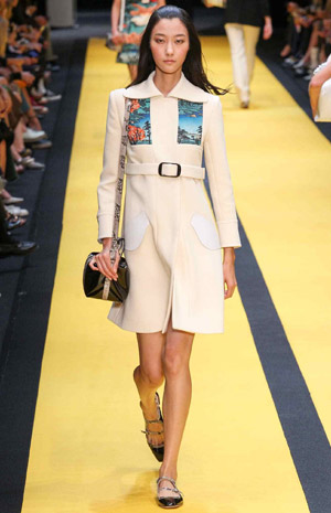 حلبات السباق مصدر تصاميم فساتين Carven